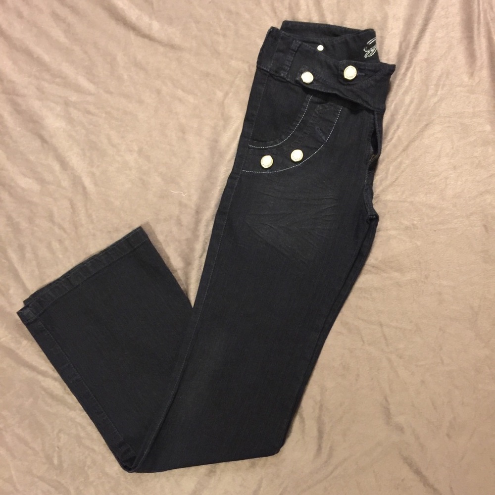 Gio’s Butt Lifting Jeans